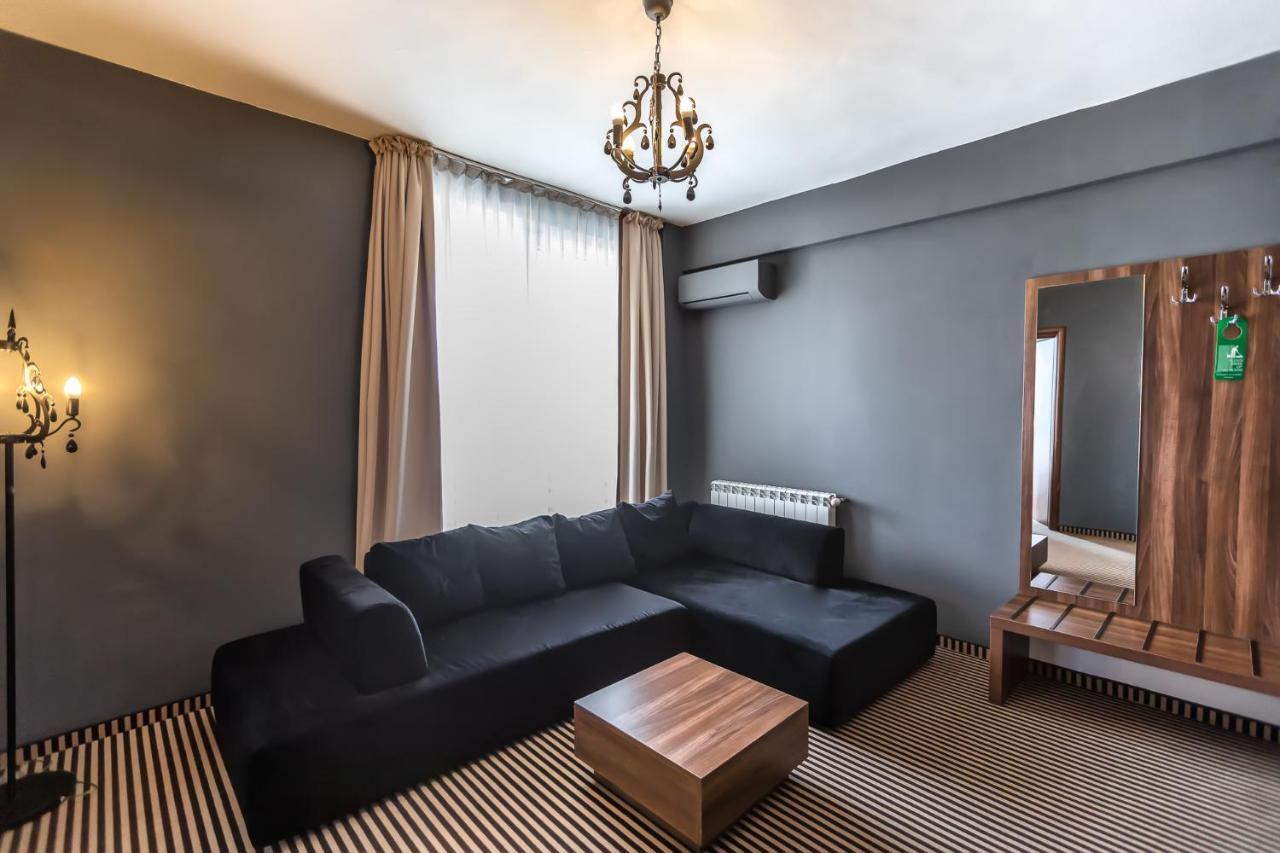 Alex&George Boutique Hotel Клуж-Напока Екстер'єр фото