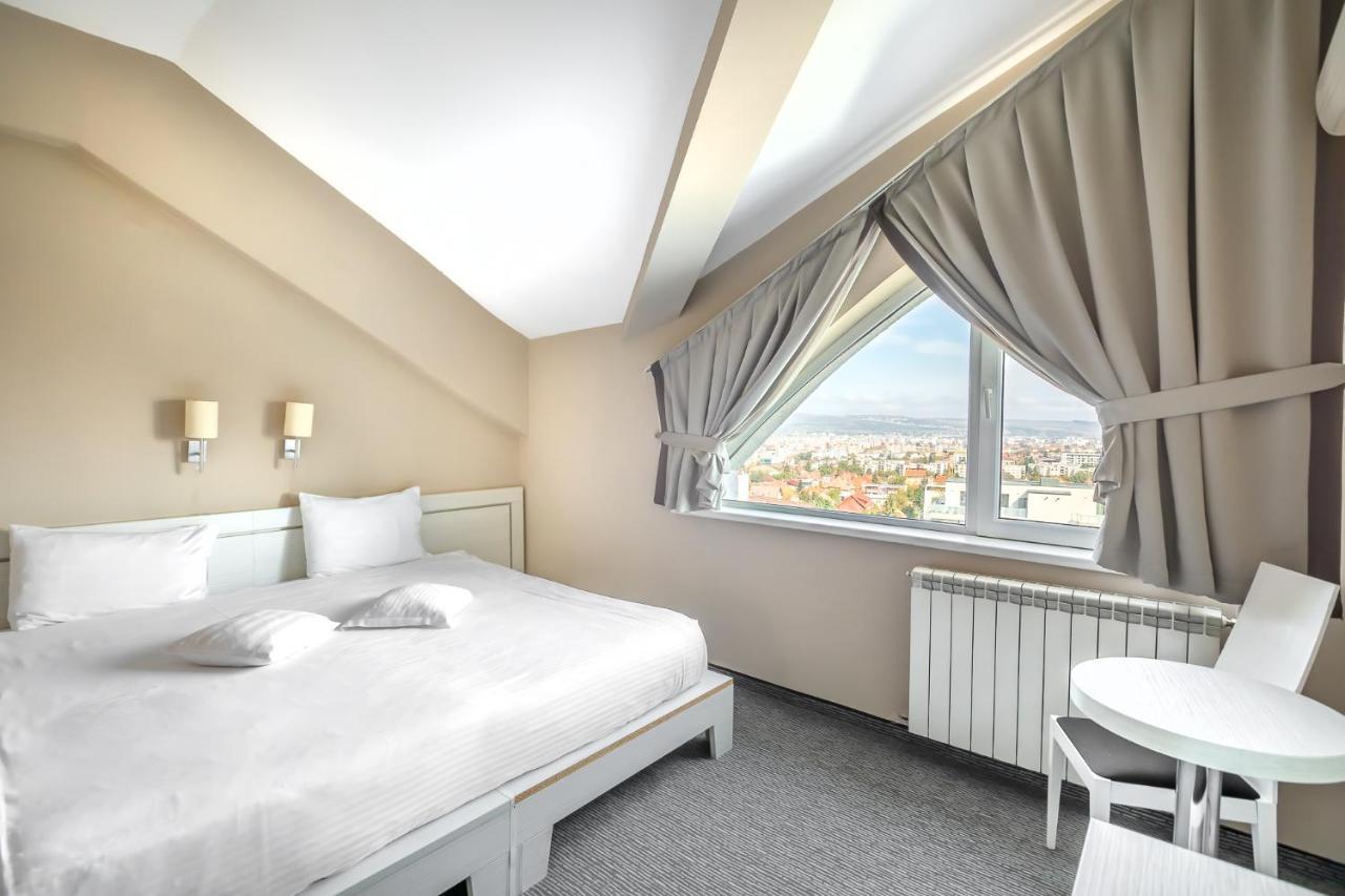 Alex&George Boutique Hotel Клуж-Напока Екстер'єр фото