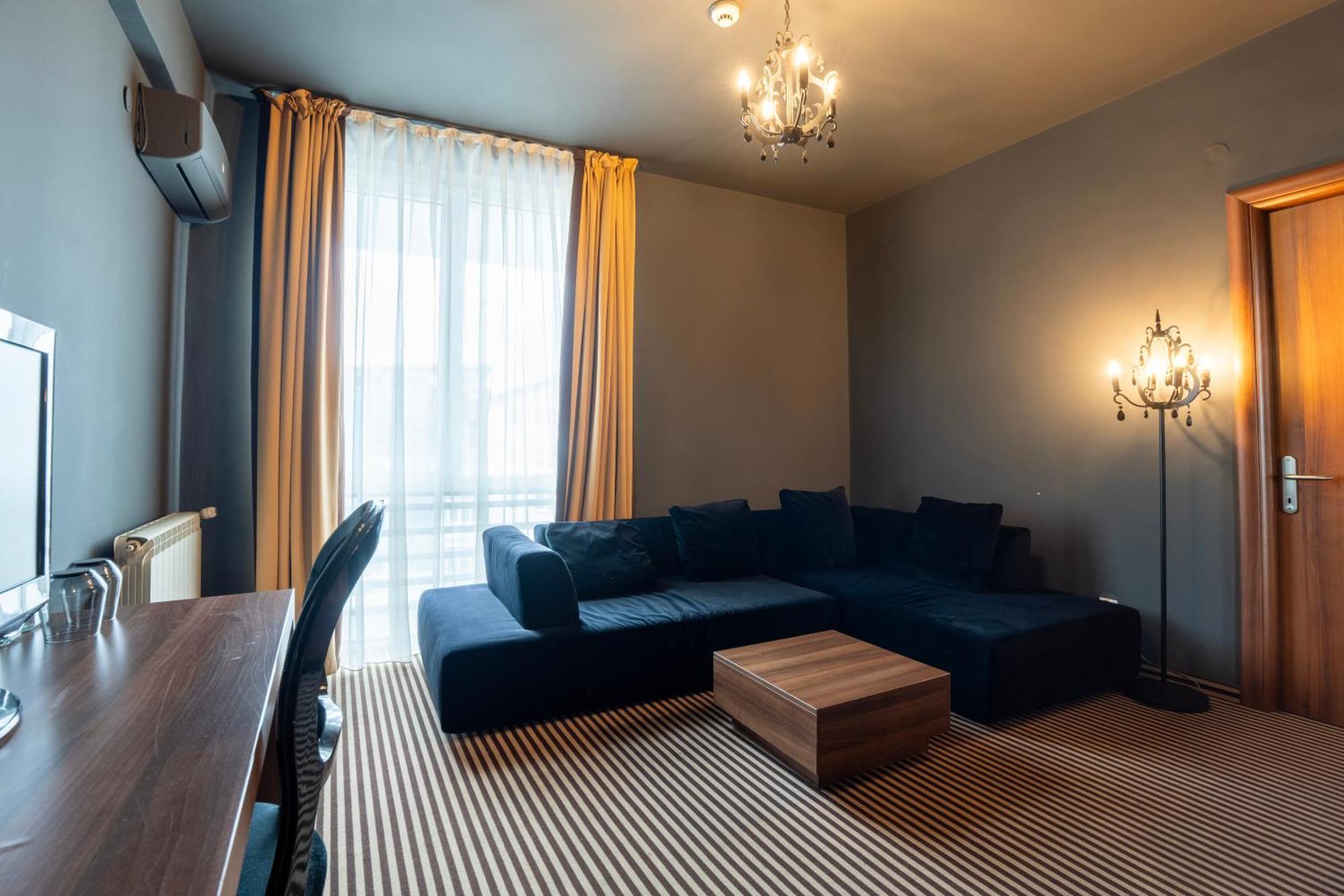 Alex&George Boutique Hotel Клуж-Напока Екстер'єр фото